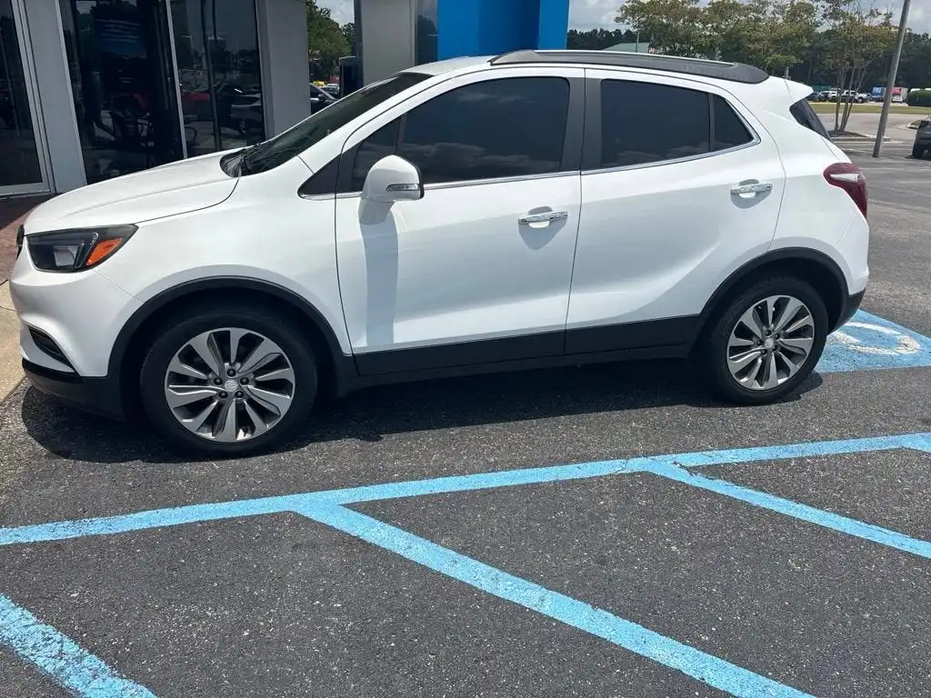 2019 Buick Encore Preferred's photo