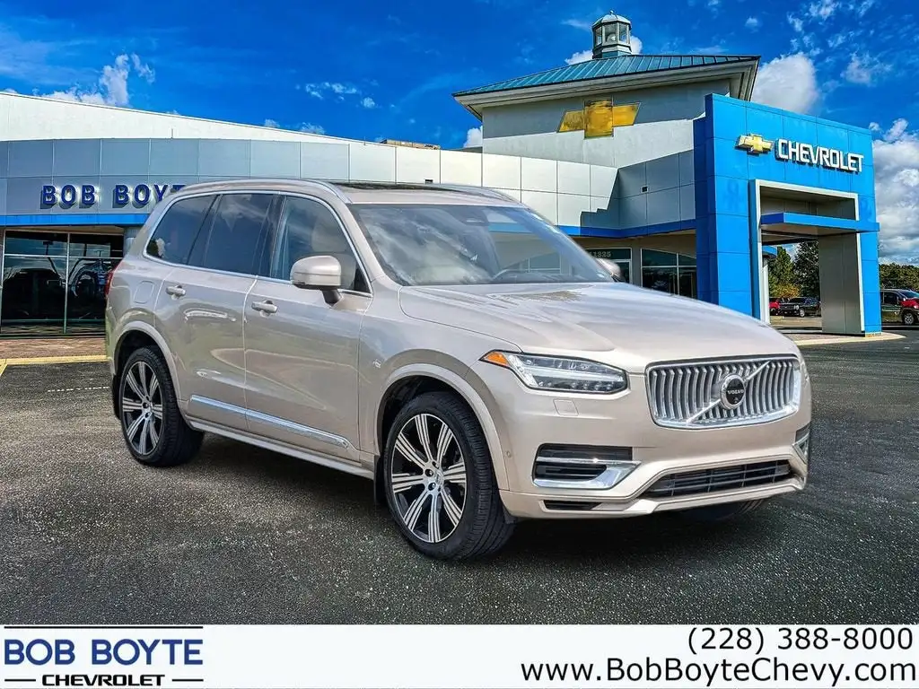 2024 Volvo XC90 T8 Recharge Ultimate Bright Theme AWD's photo