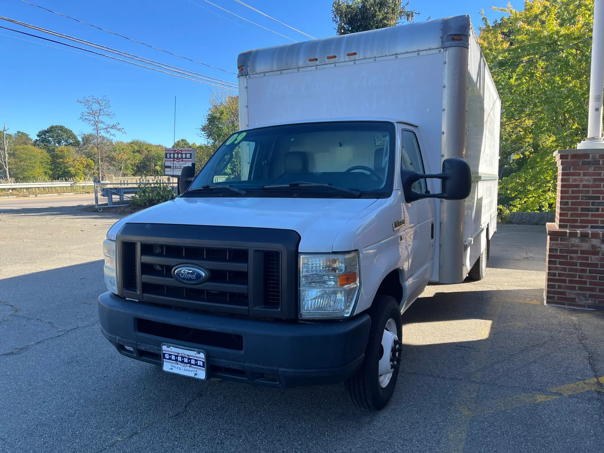 2009 Ford E-Series E-350 photo 3