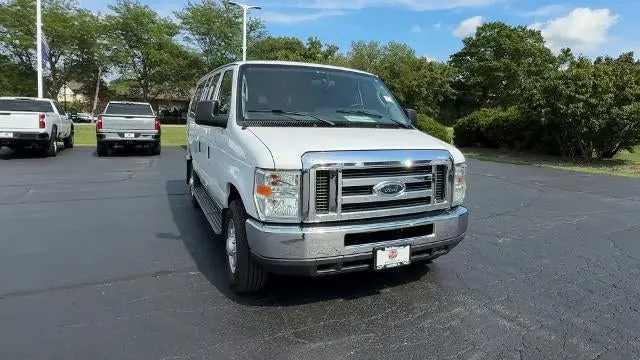 2012 Ford E-Series E-350 XL Super Duty Extended photo 3