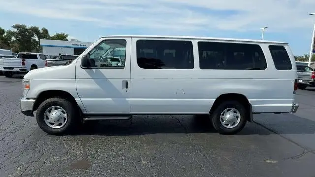 2012 Ford E-Series E-350 XL Super Duty Extended photo 5