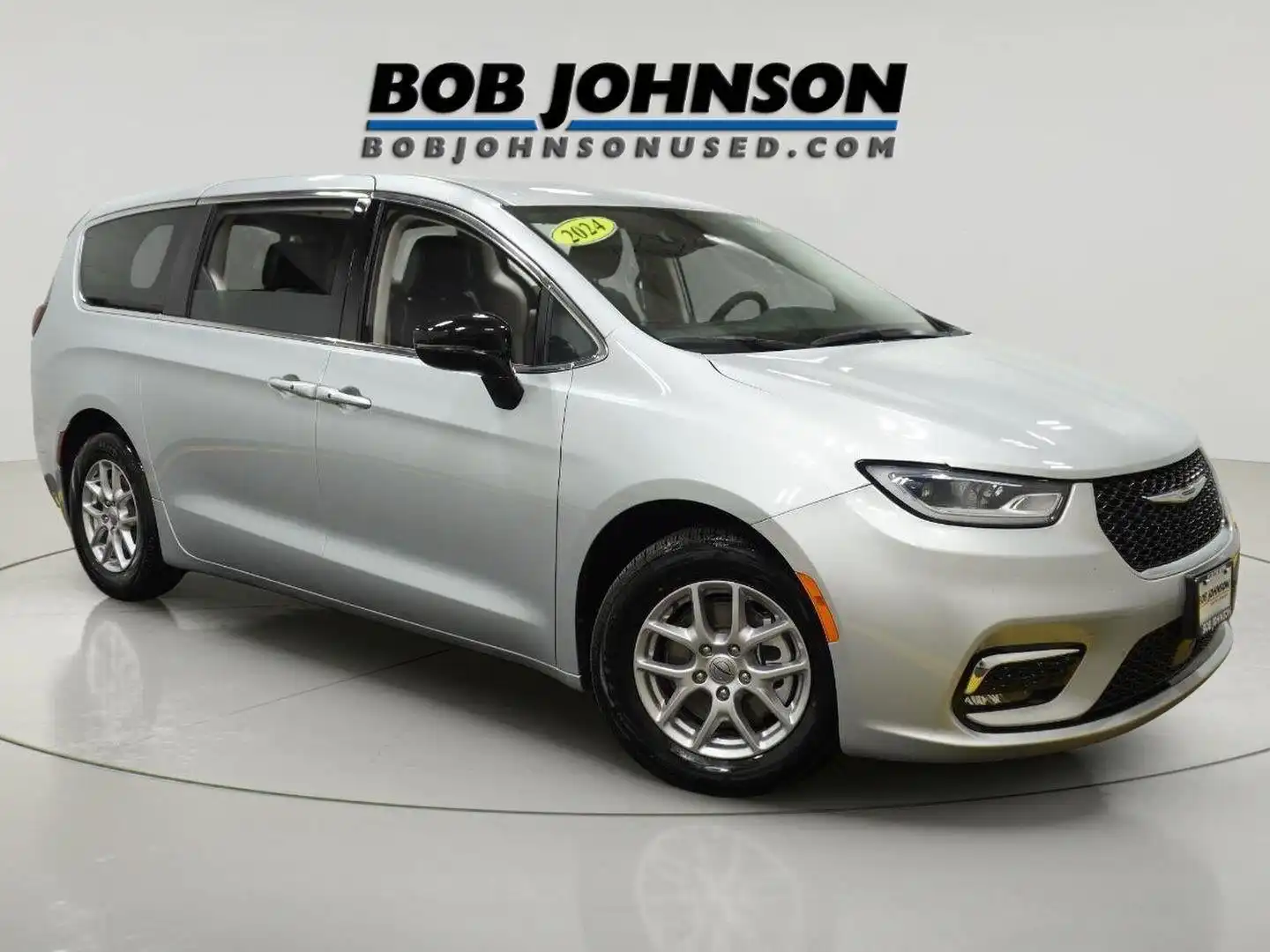 2024 Chrysler Pacifica Touring L's photo