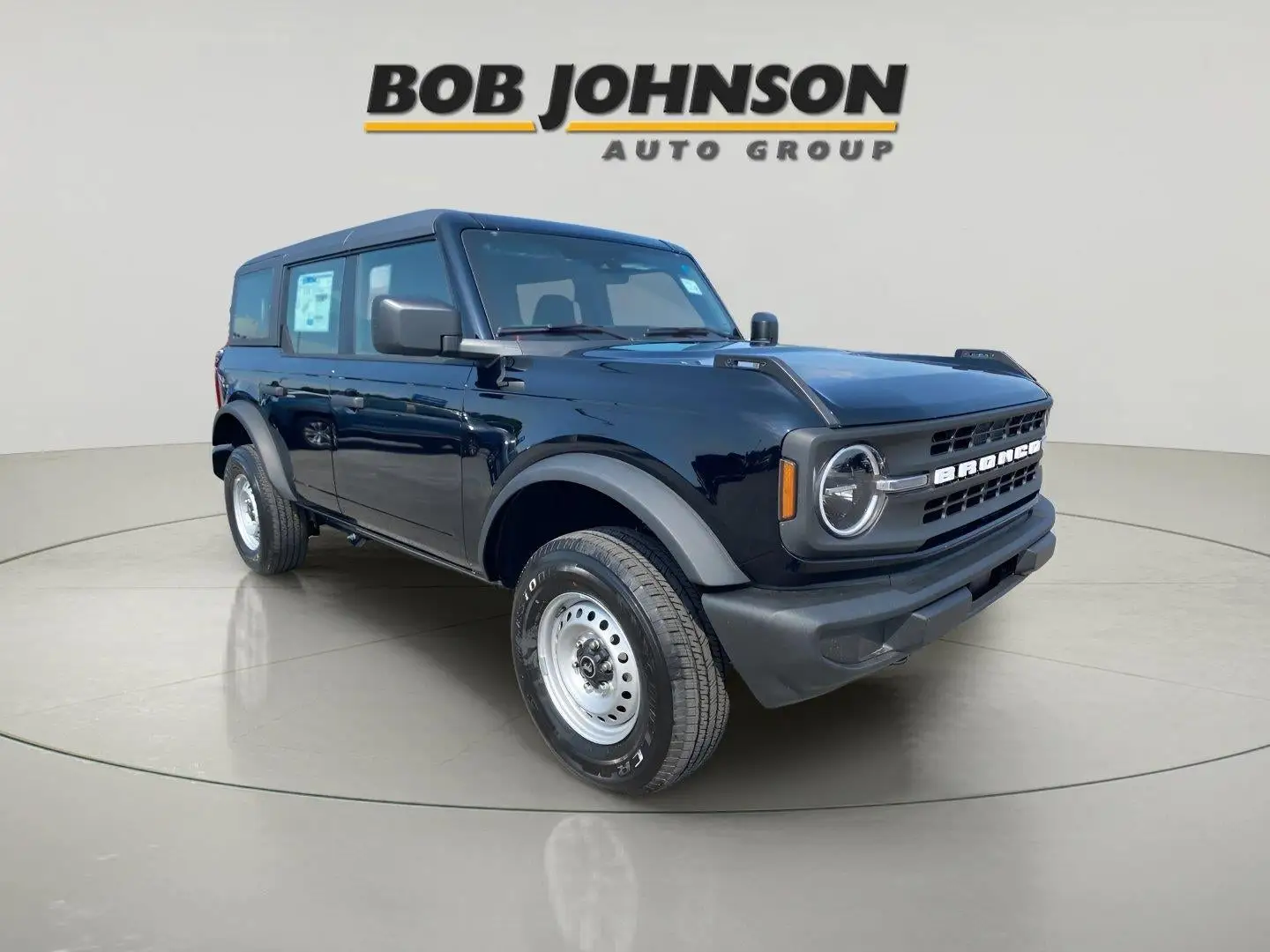 2025 Ford Bronco Base 4WD photo 1