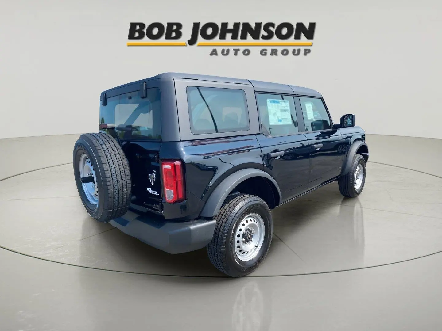 2025 Ford Bronco Base 4WD photo 3