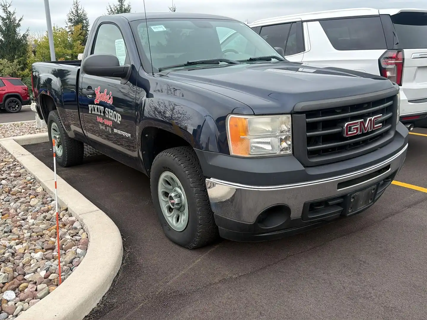 2011 GMC Sierra Work Truck 4WD Regular Cab LWB's photo