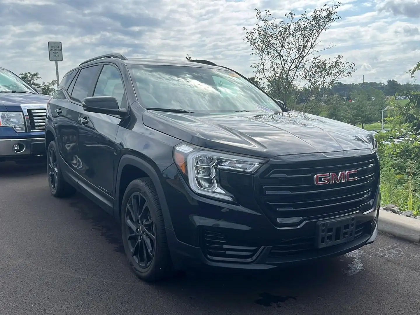 2024 GMC Terrain SLE AWD's photo