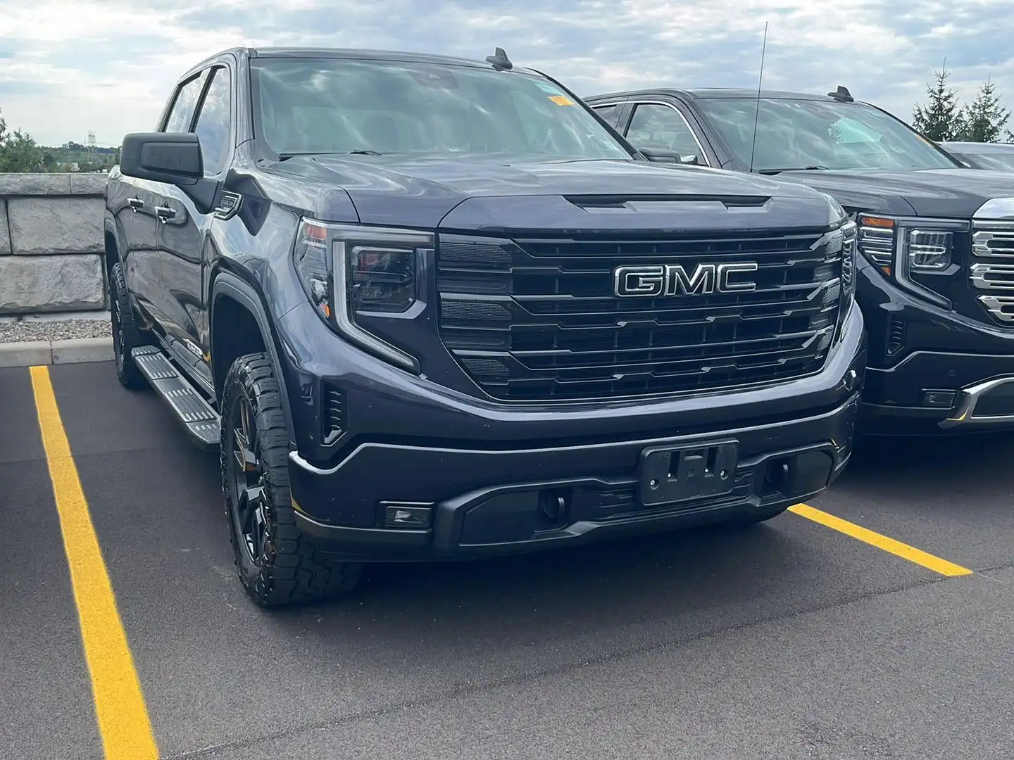 2024 GMC Sierra Elevation 4WD Crew Cab Standard Box's photo
