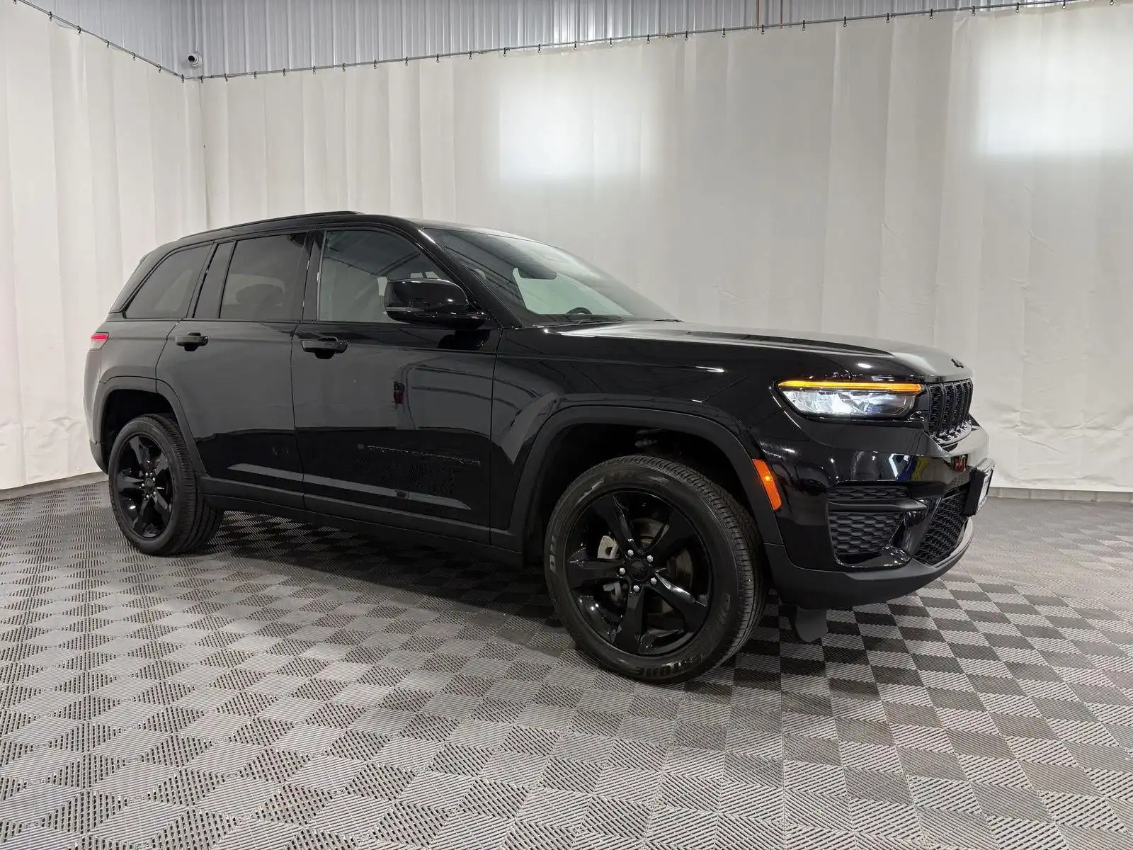 2025 Jeep Grand Cherokee Altitude X 4WD's photo