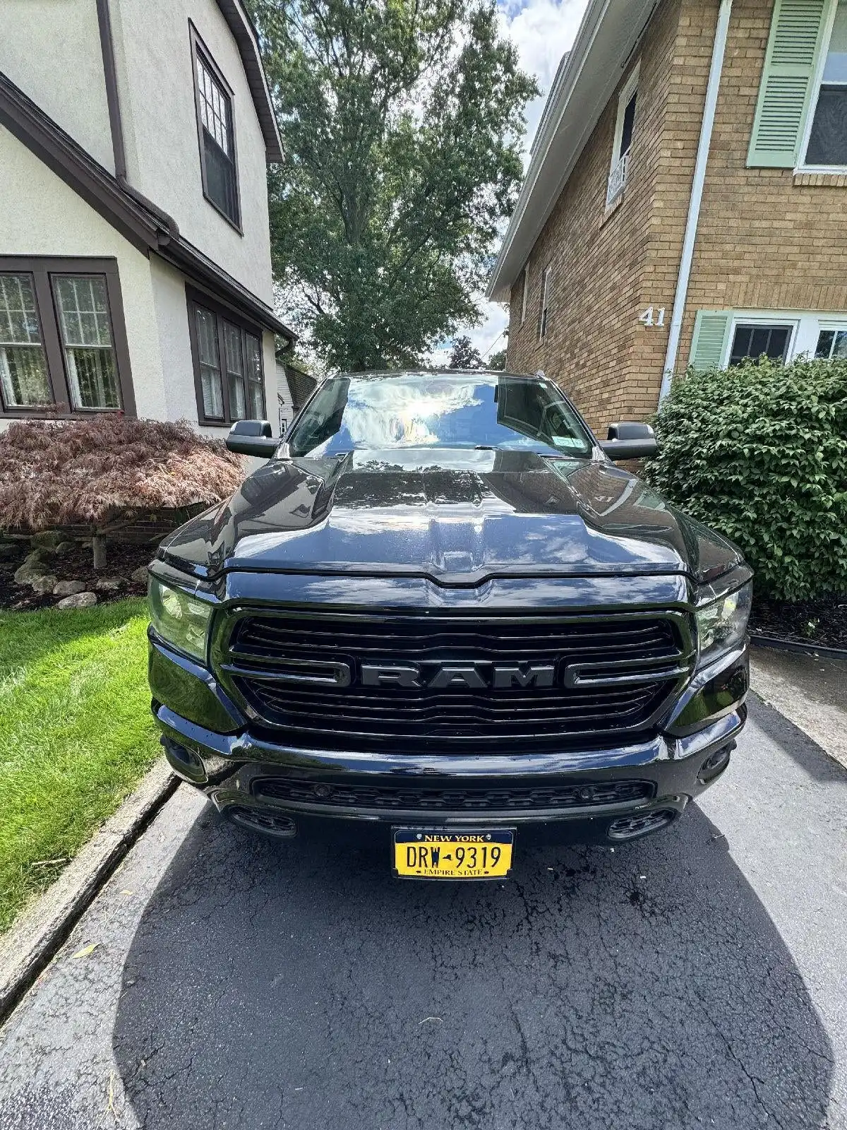 2020 RAM 1500 Big Horn/Lone Star 4WD Crew Cab 5'7's photo