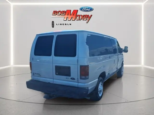2012 Ford E-Series E-150 Van photo 4