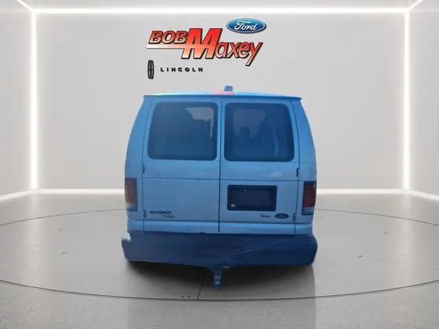 2012 Ford E-Series E-150 Van photo 5