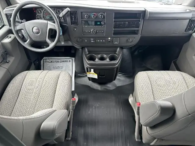 2024 GMC Savana 3500 139 in WB photo 5