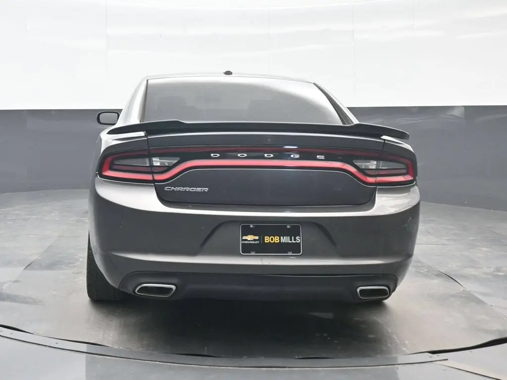 2020 Dodge Charger SXT photo 5