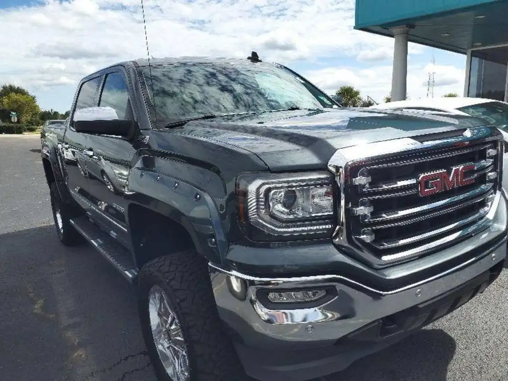 2018 GMC Sierra SLT 4WD Crew Cab Short Box's photo