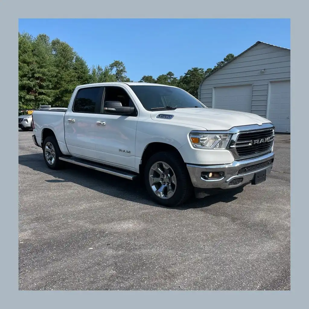 2019 RAM 1500 Big Horn/Lone Star 4x4 Crew Cab 5'7's photo