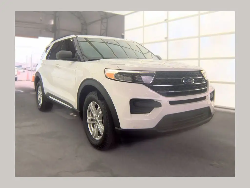 2020 Ford Explorer XLT 4WD photo 1