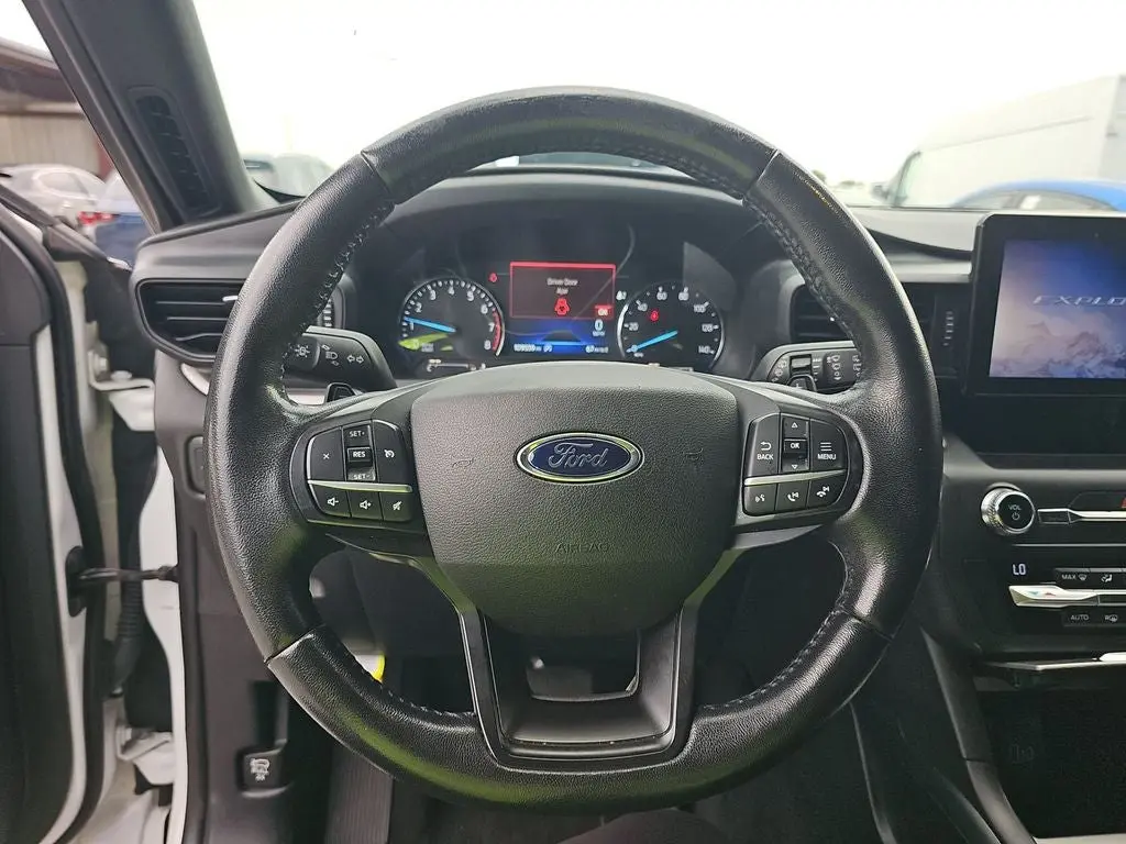 2020 Ford Explorer XLT 4WD photo 4