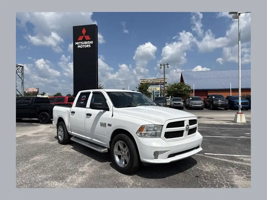 2017 RAM 1500 Express Crew Cab 5'7's photo