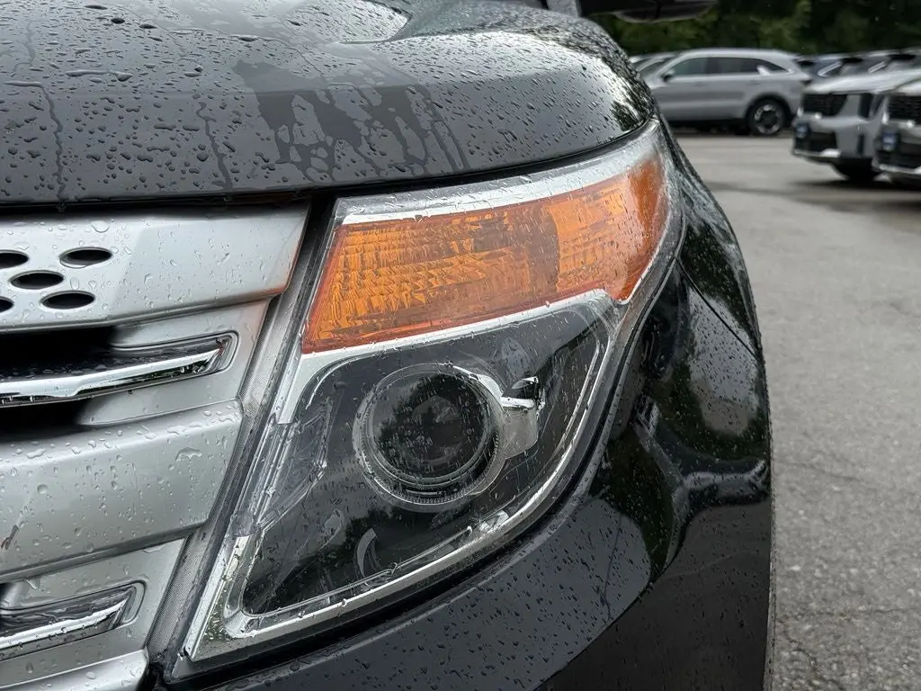 2014 Ford Explorer XLT 4WD photo 3