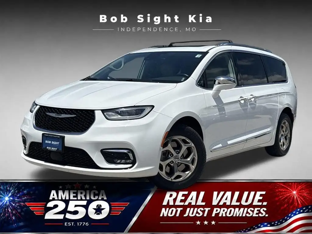 2021 Chrysler Pacifica Limited photo 1