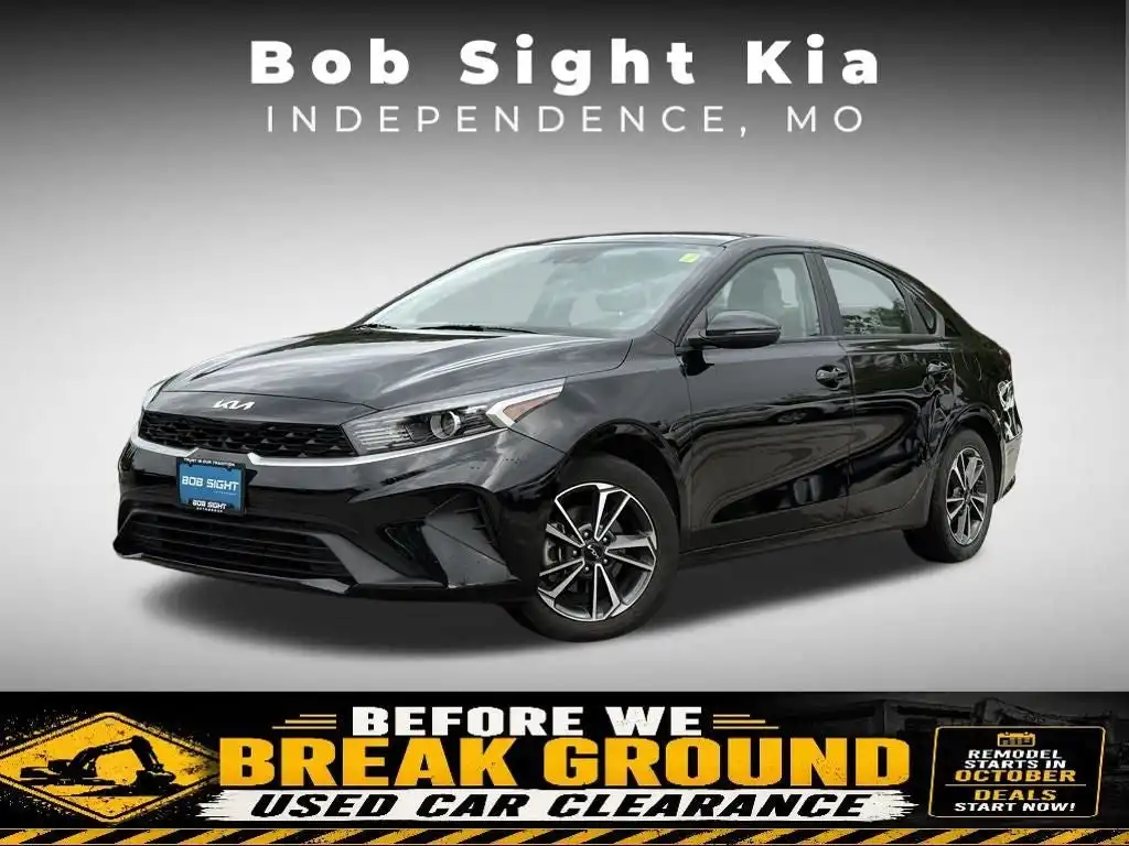 2023 Kia Forte LXS Auto's photo