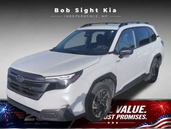 2025 Subaru Forester Premium Hybrid's photo