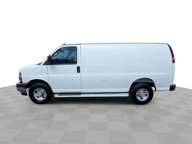 2025 Chevrolet Express 2500 Work Van HD photo 1