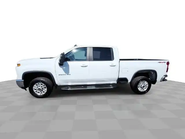 2025 Chevrolet Silverado HD LT 4WD Crew Cab Standard Box's photo