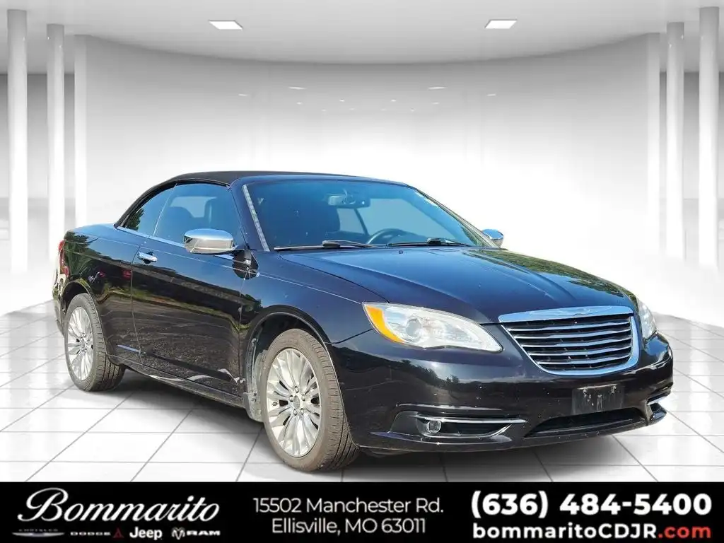 2011 Chrysler 200 Limited Convertible's photo