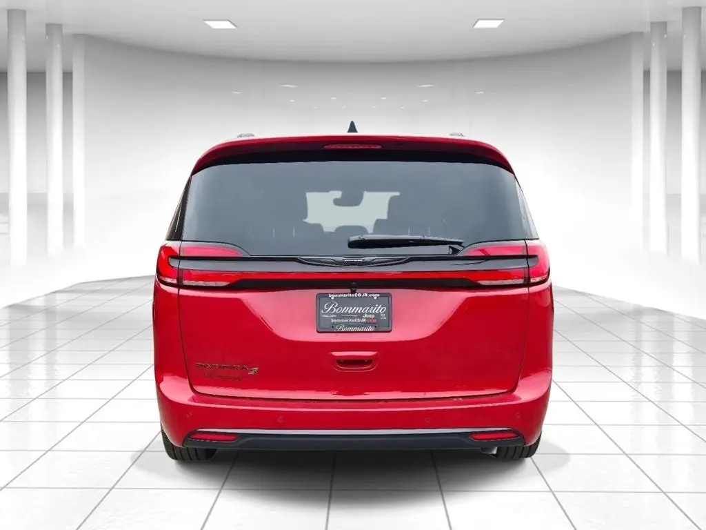 2026 Chrysler Pacifica Select photo 4