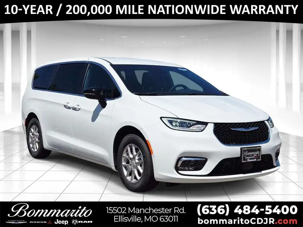 2026 Chrysler Pacifica Select's photo