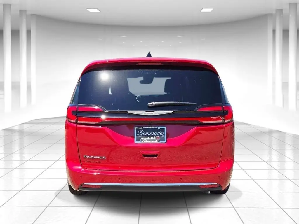 2026 Chrysler Pacifica Select photo 4
