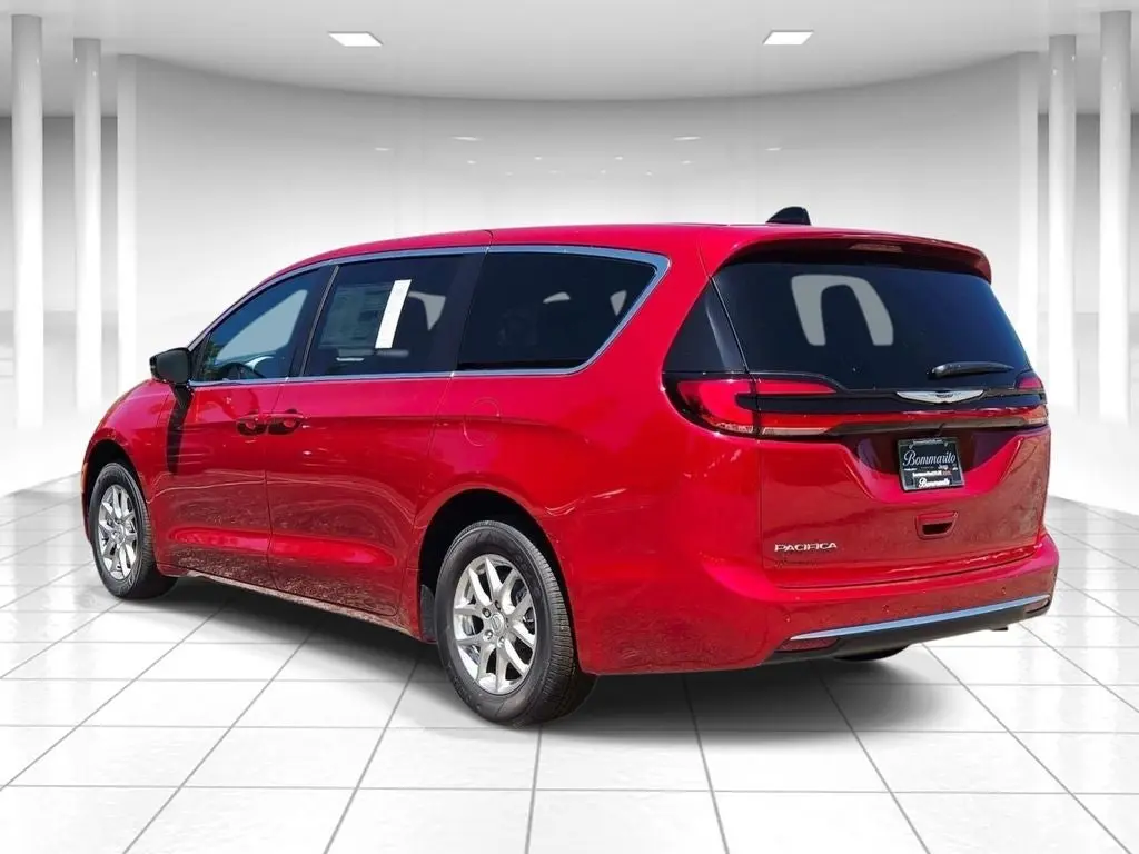 2026 Chrysler Pacifica Select photo 5