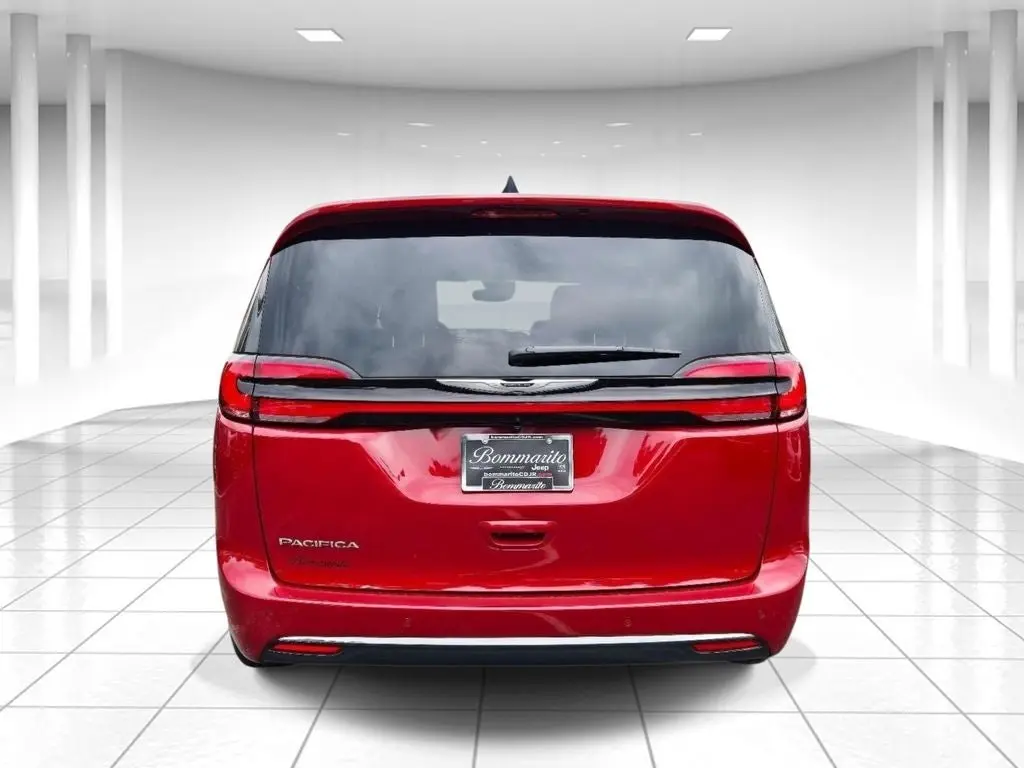 2026 Chrysler Pacifica Select photo 4