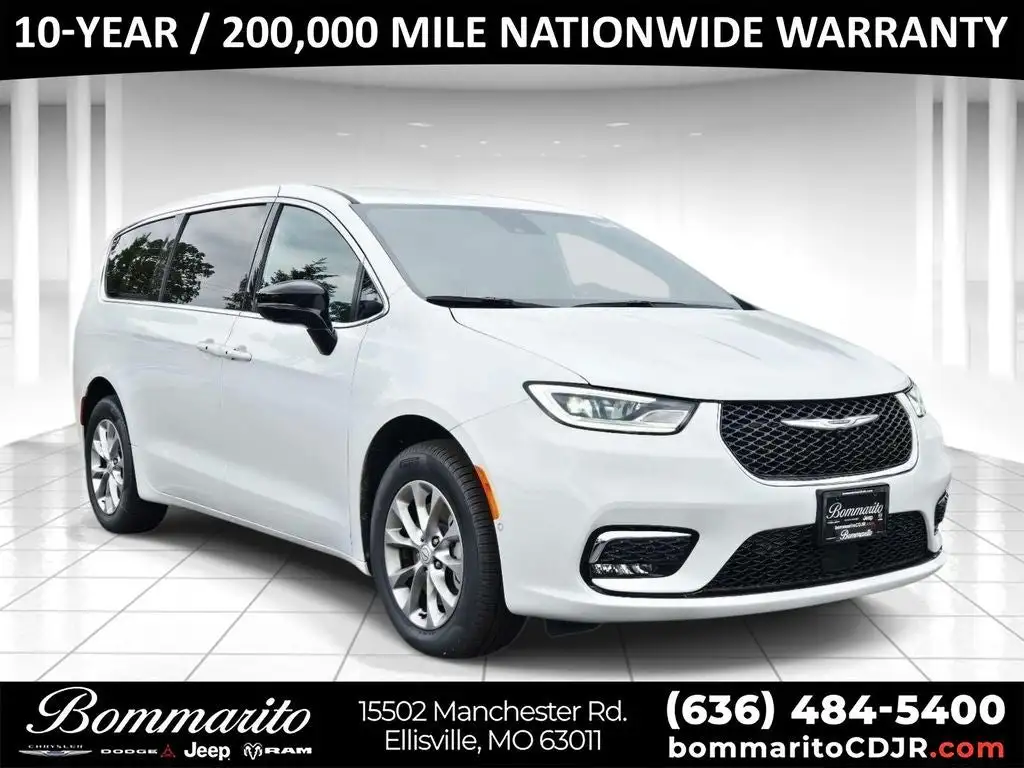 2026 Chrysler Pacifica Select AWD's photo