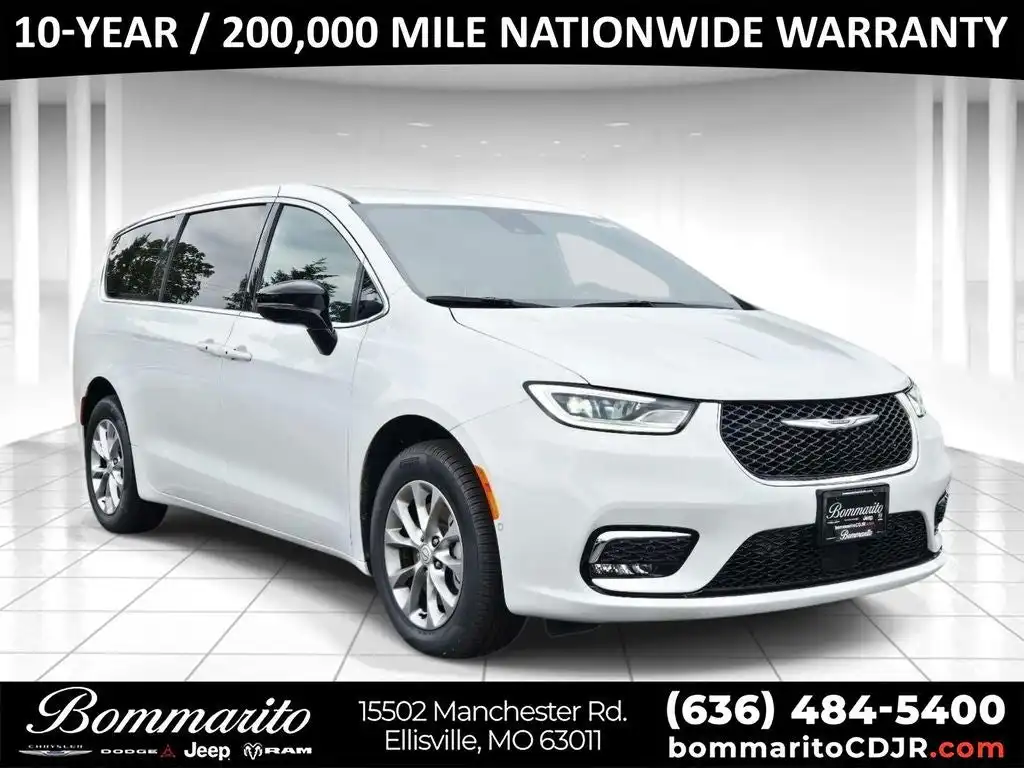 2026 Chrysler Pacifica Select AWD's photo