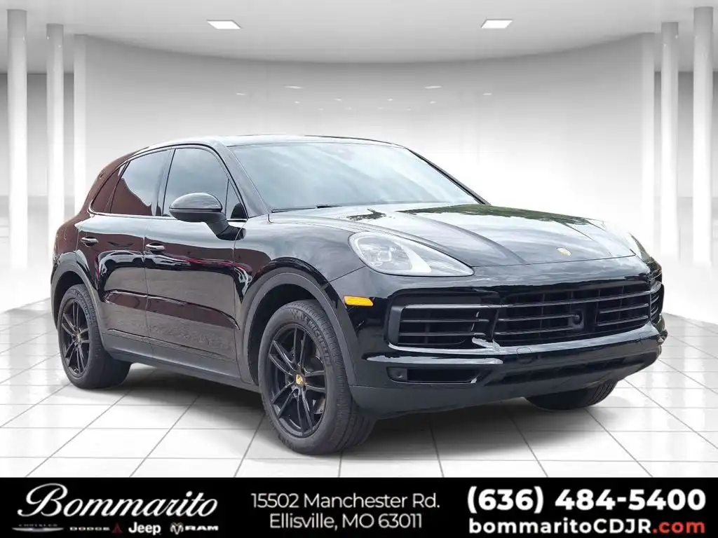 2019 Porsche Cayenne Base's photo