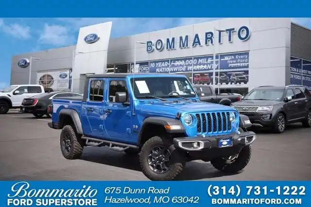 2023 Jeep Gladiator Sport's photo
