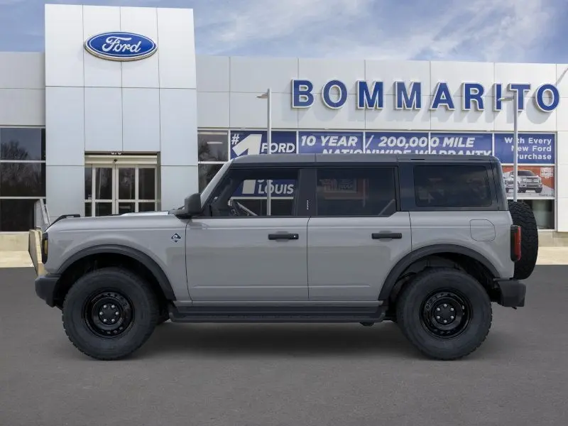 2026 Ford Bronco Outer Banks 4x4 photo 3