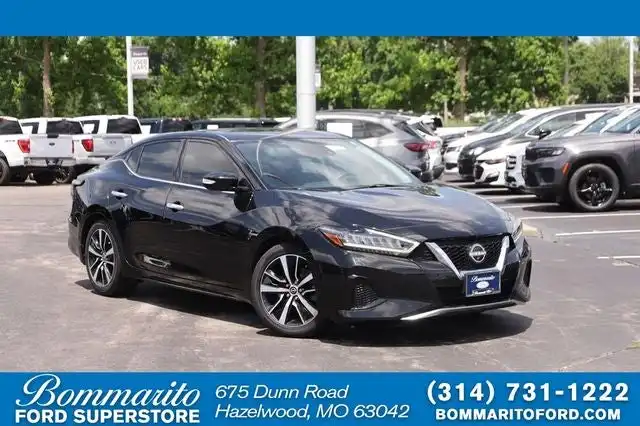 2023 Nissan Maxima SV's photo