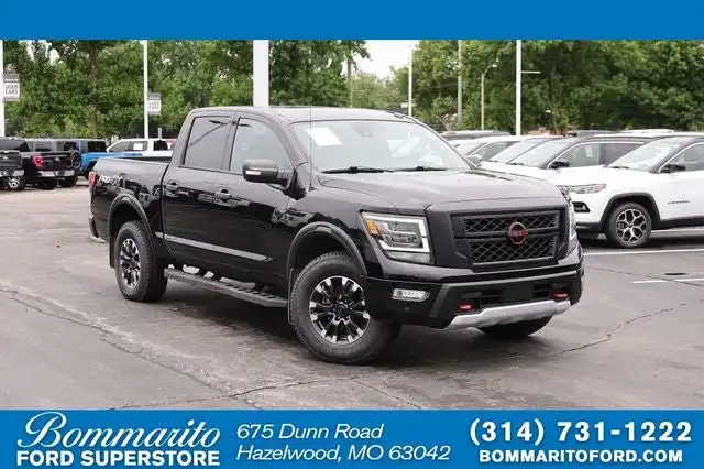 2021 Nissan Titan PRO-4X 4X4 Crew Cab's photo