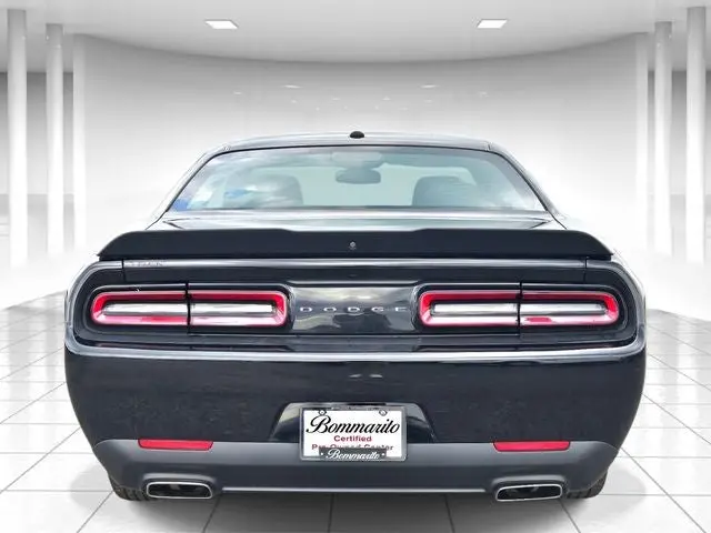 2023 Dodge Challenger SXT Auto photo 4