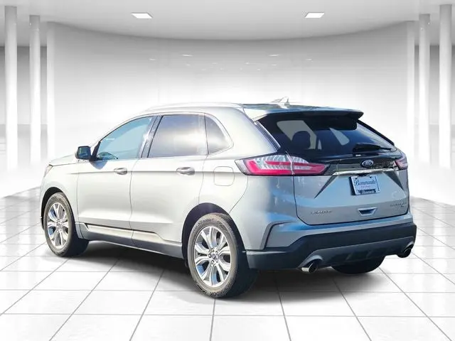 2020 Ford Edge Titanium photo 3