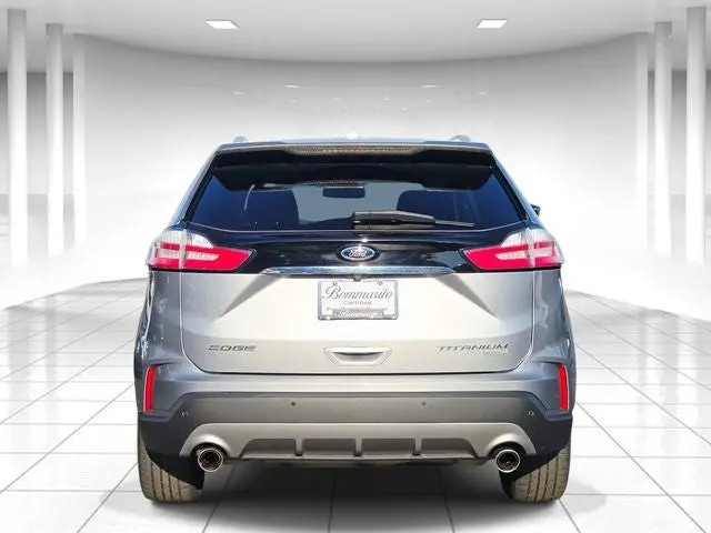 2020 Ford Edge Titanium photo 4
