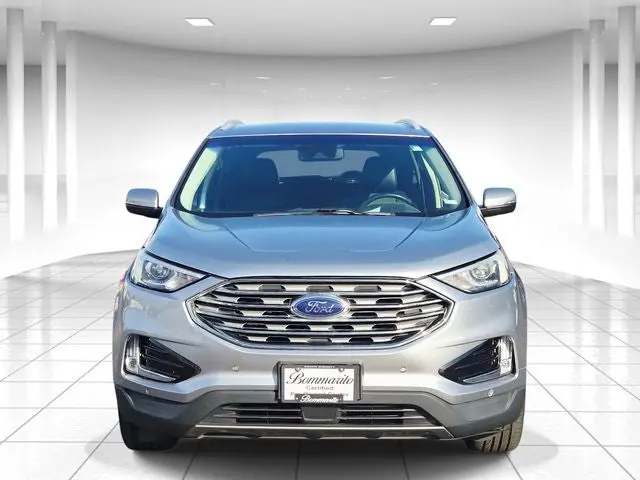 2020 Ford Edge Titanium photo 5