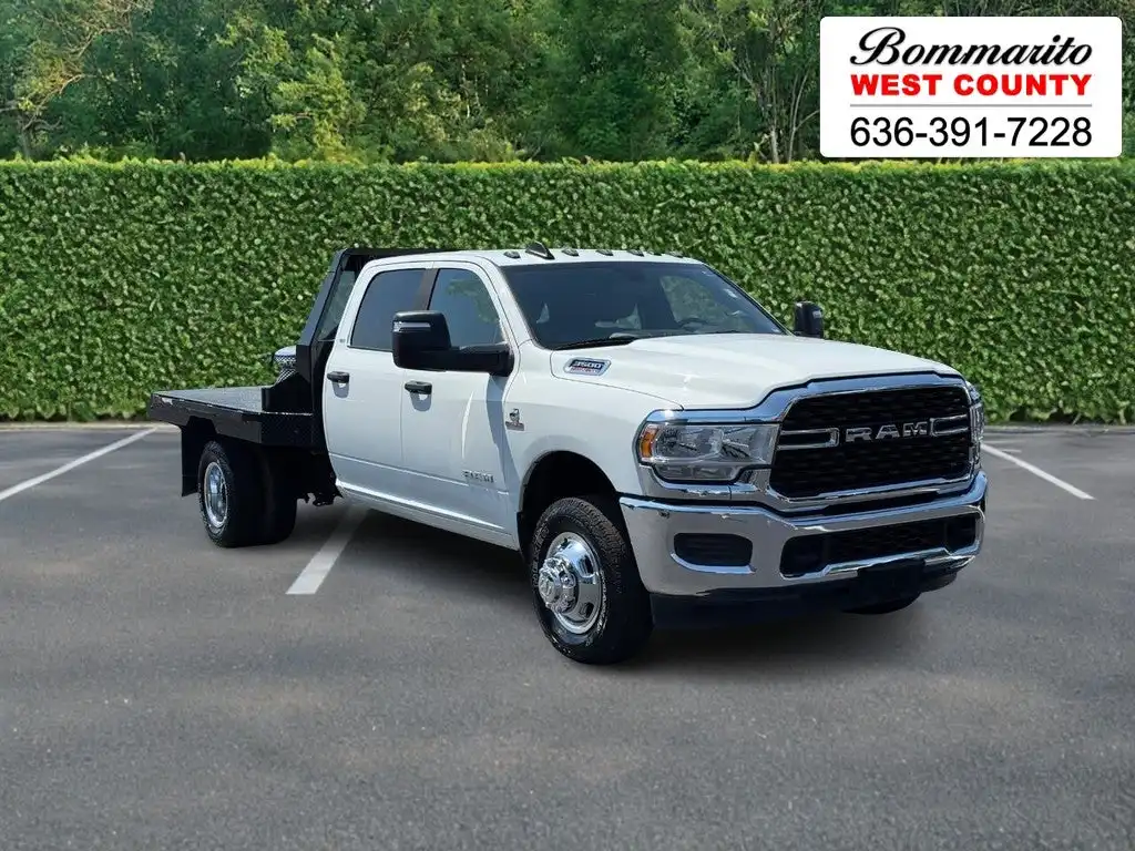 2024 RAM 3500 SLT 4WD Crew Cab's photo