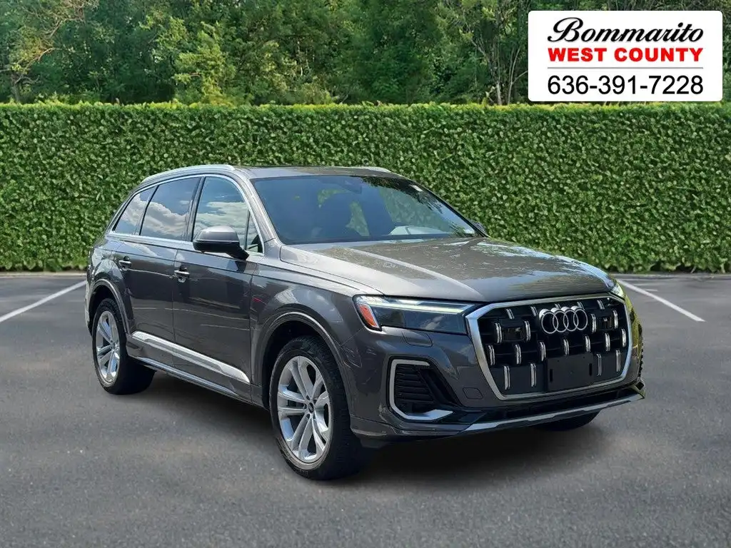 2025 Audi Q7 45 Premium Plus quattro Tiptronic's photo