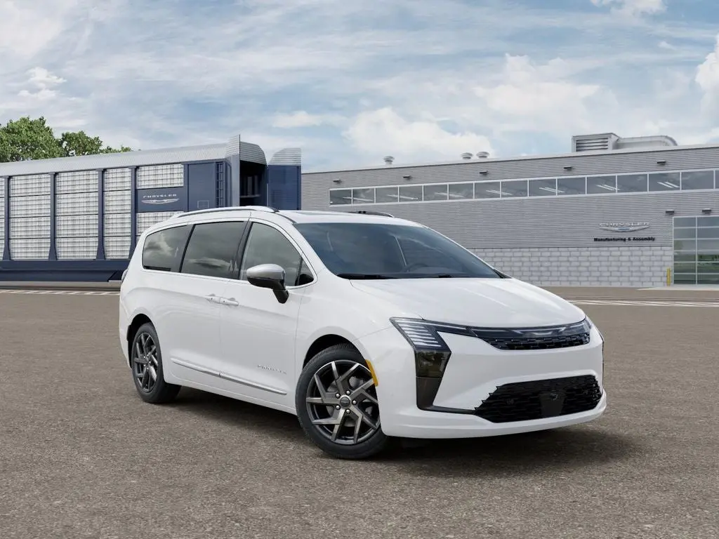 2027 Chrysler Pacifica Pinnacle photo 5