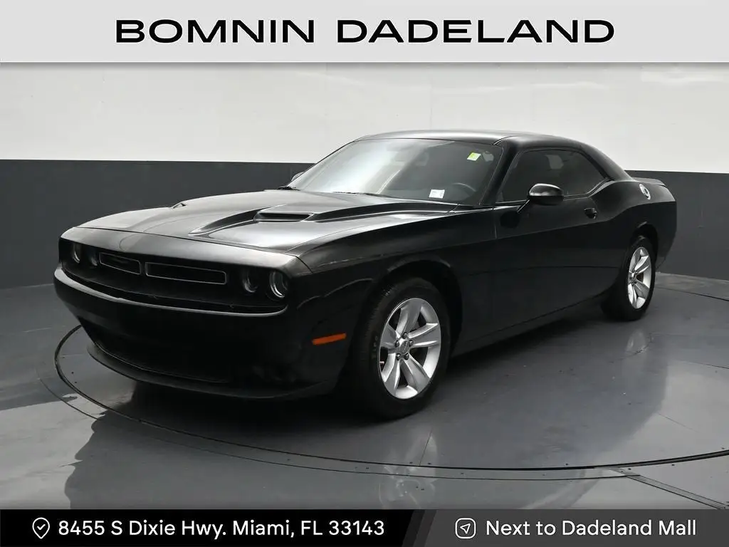 2023 Dodge Challenger SXT Auto photo 1