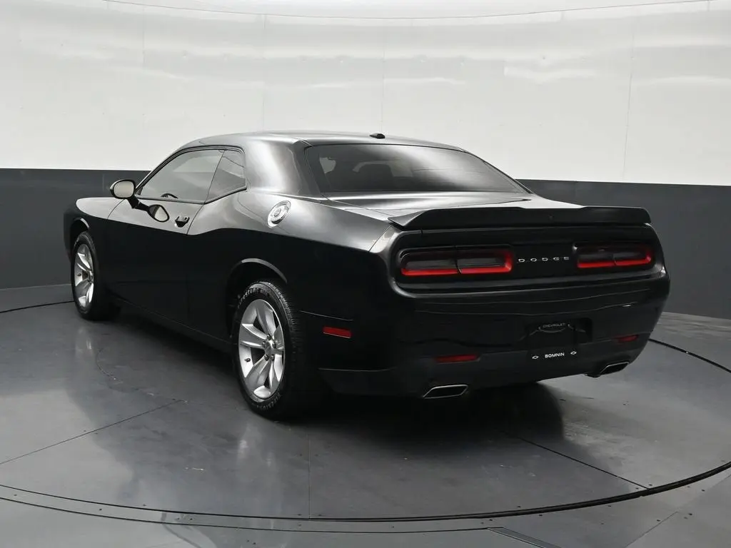 2023 Dodge Challenger SXT Auto photo 3